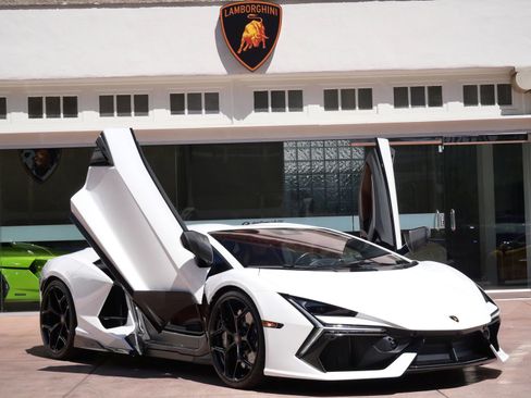 Used 2024 Lamborghini Revuelto AWD/4WD image 21