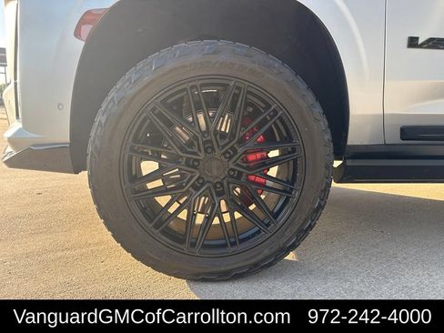 Used 2023 Cadillac Escalade V AWD/4WD image 11