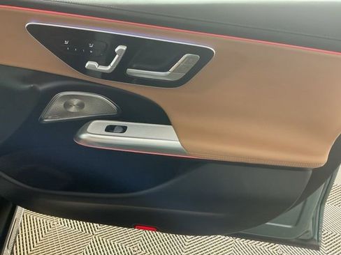 Used 2025 Mercedes-Benz E 450 4MATIC All-Terrain Wagon image 4