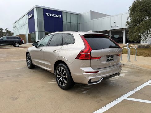 Certified 2025 Volvo XC60 B5 Plus image 4