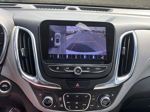 Used 2020 Chevrolet Equinox Premier image 18