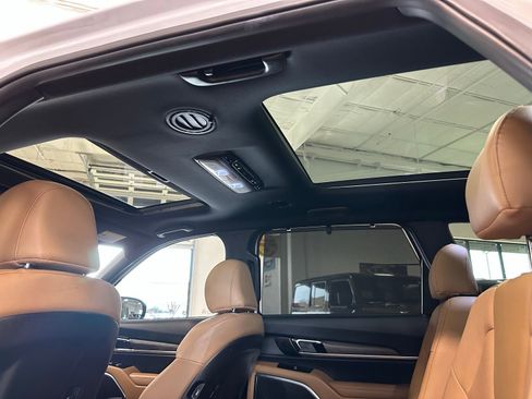 Used 2022 Kia Telluride SX w/ Nightfall Edition Package image 33