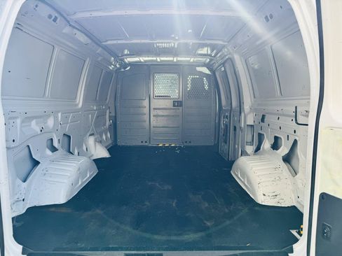 Used 2012 Ford E-250 and Econoline 250 w/ Commercial Cargo Van Pkg RWD image 17