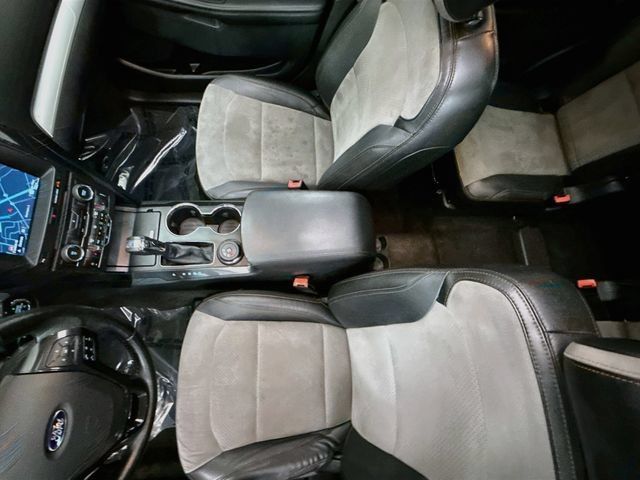 Used 2017 Ford Explorer XLT w/ Equipment Group 202A AWD/4WD image 22