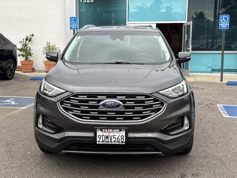Used 2020 Ford Edge Titanium image 2