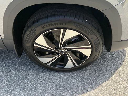 New 2026 Volkswagen Taos SE AWD/4WD image 25