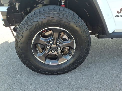Used 2021 Jeep Gladiator Rubicon AWD/4WD image 9