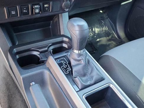 Used 2019 Toyota Tacoma SR5 RWD image 32