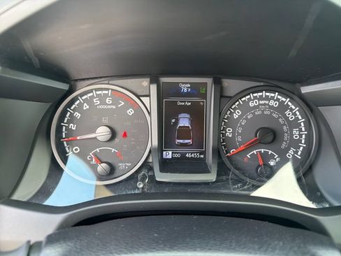 Used 2021 Toyota Tacoma SR AWD/4WD image 15