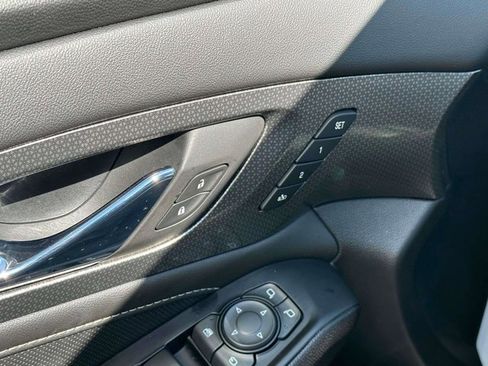 Used 2023 Chevrolet Traverse Premier w/ Redline Edition image 18