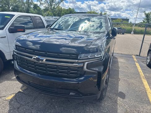 Used 2022 Chevrolet Tahoe RST w/ Luxury Package AWD/4WD image 3