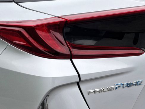 Used 2017 Toyota Prius Prime Advanced FWD image 29