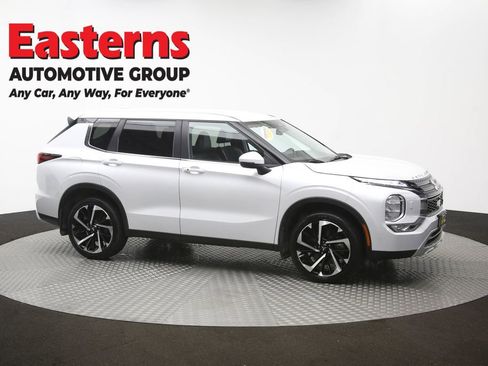 Used 2024 Mitsubishi Outlander SE AWD/4WD image 46