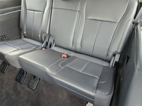 Used 2023 Ford Expedition XLT RWD image 30