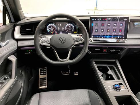 New 2026 Volkswagen Tiguan SE R-Line image 15