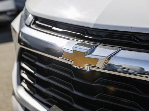 Used 2024 Chevrolet TrailBlazer LT FWD image 11