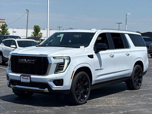 New 2026 GMC Yukon XL Denali w/ Denali Reserve Package AWD/4WD image 5