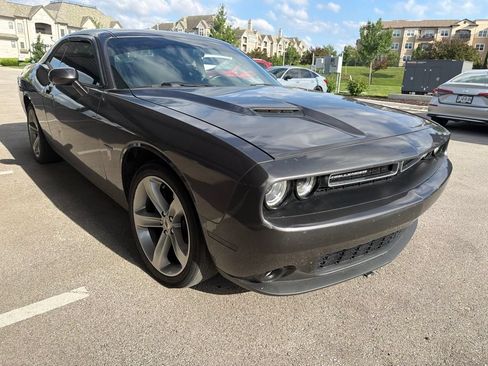 Used 2018 Dodge Challenger R/T RWD image 3