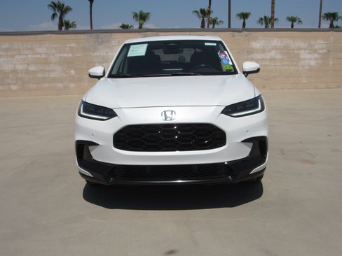 Certified 2024 Honda HR-V EX-L image 3