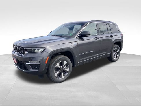 New 2024 Jeep Grand Cherokee Limited 4xe w/ Luxury Tech Group II image 31