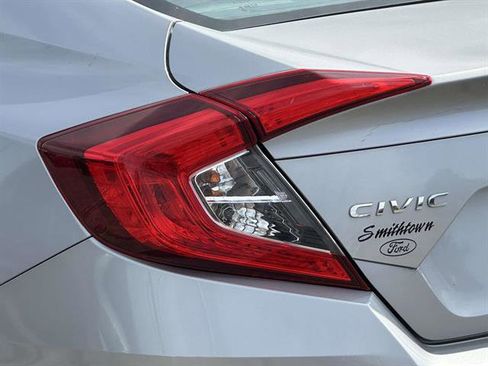 Used 2018 Honda Civic EX image 9