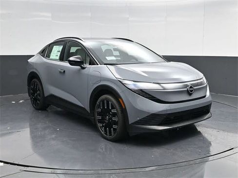 New 2026 Nissan Leaf Platinum+ w/ Floor Mat Package (Platinum+) image 5