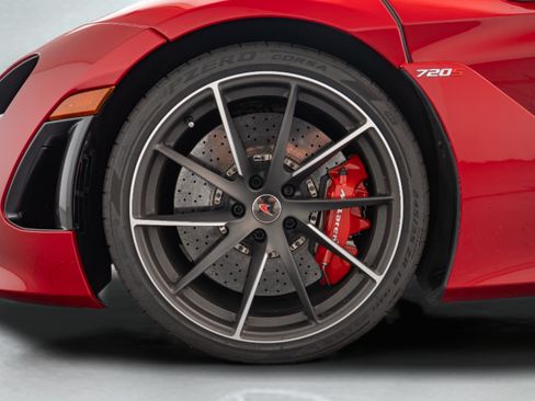 Used 2018 McLaren 720S Performance RWD image 20