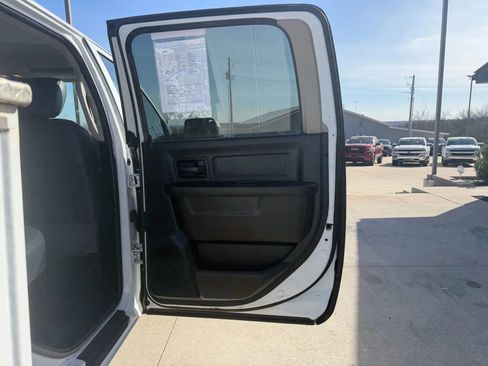 Used 2018 RAM 3500 Tradesman w/ Chrome Appearance Group image 44