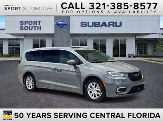 Used 2023 Chrysler Pacifica Touring-L w/ Uconnect Theater Family Group FWD video 1
