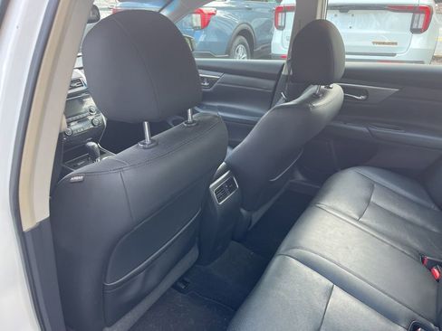 Used 2013 Nissan Altima 2.5 SL FWD image 14