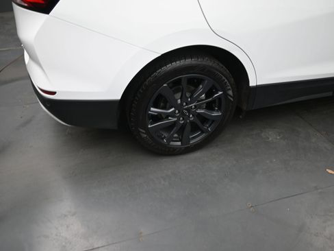 Used 2022 Chevrolet Equinox RS w/ RS Leather Package FWD image 9
