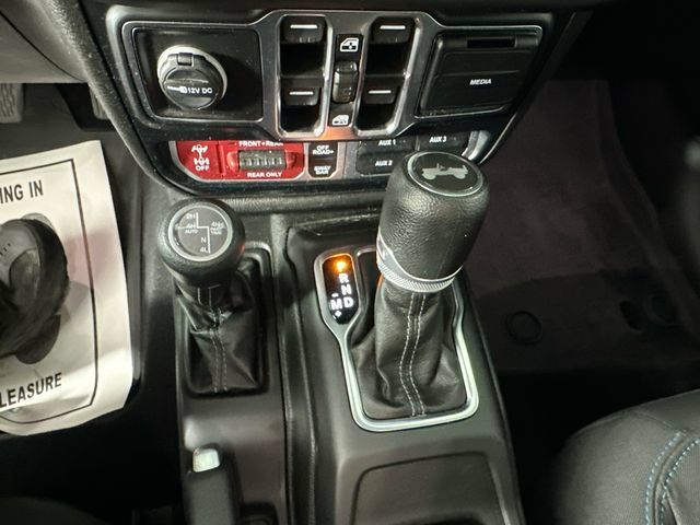 Used 2024 Jeep Wrangler Unlimited Rubicon 4xe w/ Technology Group AWD/4WD image 17