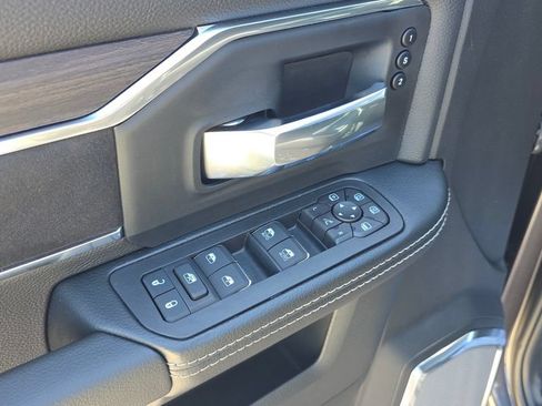 New 2026 RAM 2500 Laramie AWD/4WD image 23