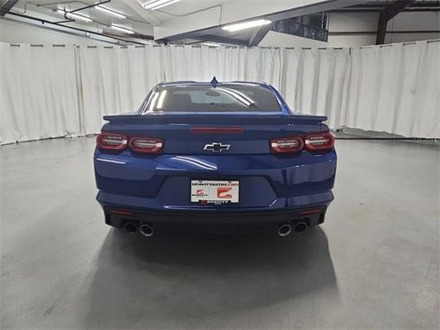 Used 2021 Chevrolet Camaro LT image 7