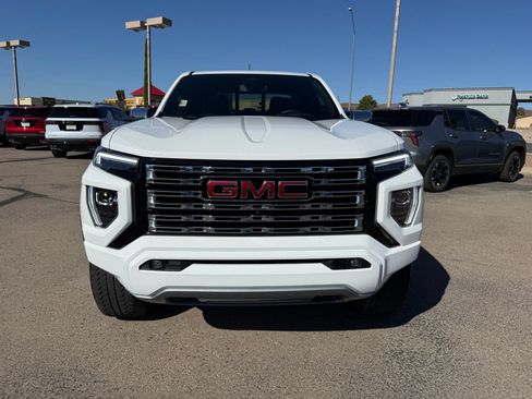 Used 2024 GMC Canyon Denali AWD/4WD image 2
