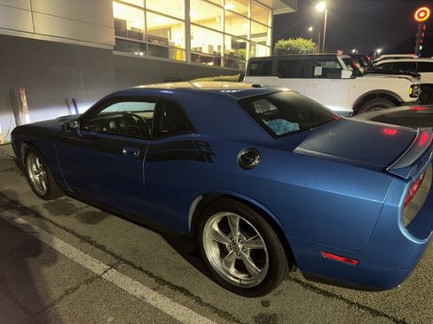 Used 2010 Dodge Challenger R/T image 4