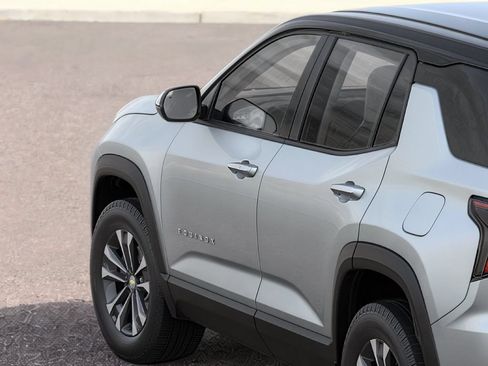 New 2026 Chevrolet Equinox LT w/ Safety and Technology Package FWD image 18