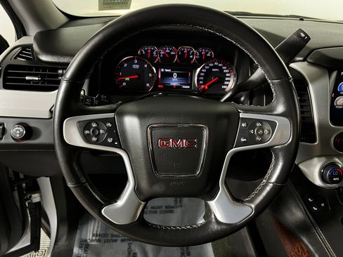 Used 2016 GMC Yukon XL SLT w/ Open Road Package image 16