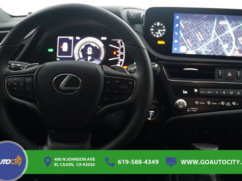 Used 2024 Lexus ES 300h w/ Premium Package FWD image 5