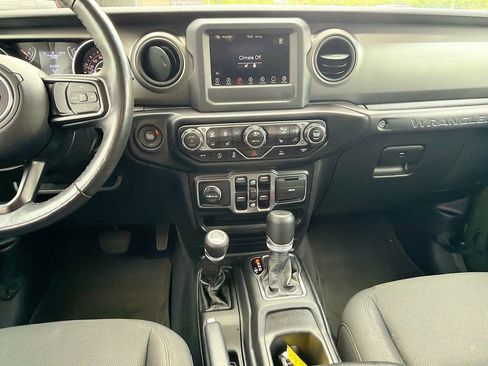 Used 2022 Jeep Wrangler Unlimited Sport AWD/4WD image 18