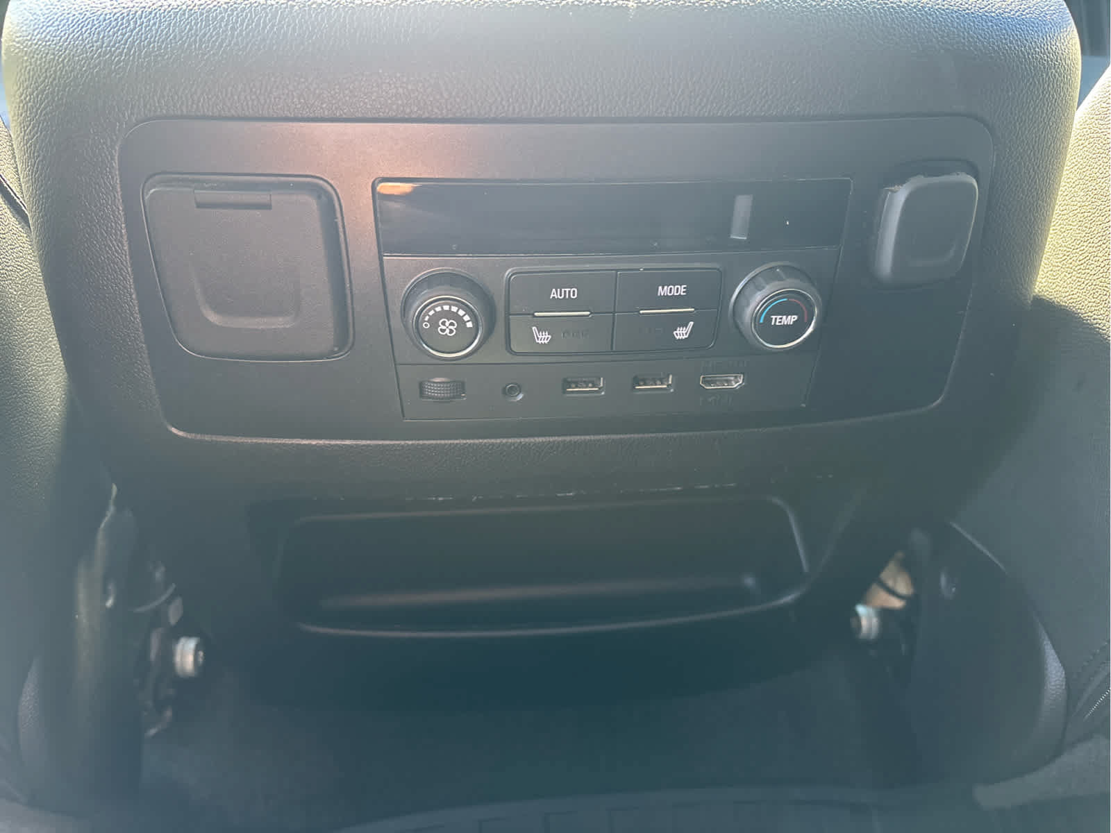 Used 2018 Chevrolet Tahoe Premier AWD/4WD image 36