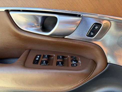 Used 2018 Volvo XC90 T6 Inscription w/ Convenience Package image 32