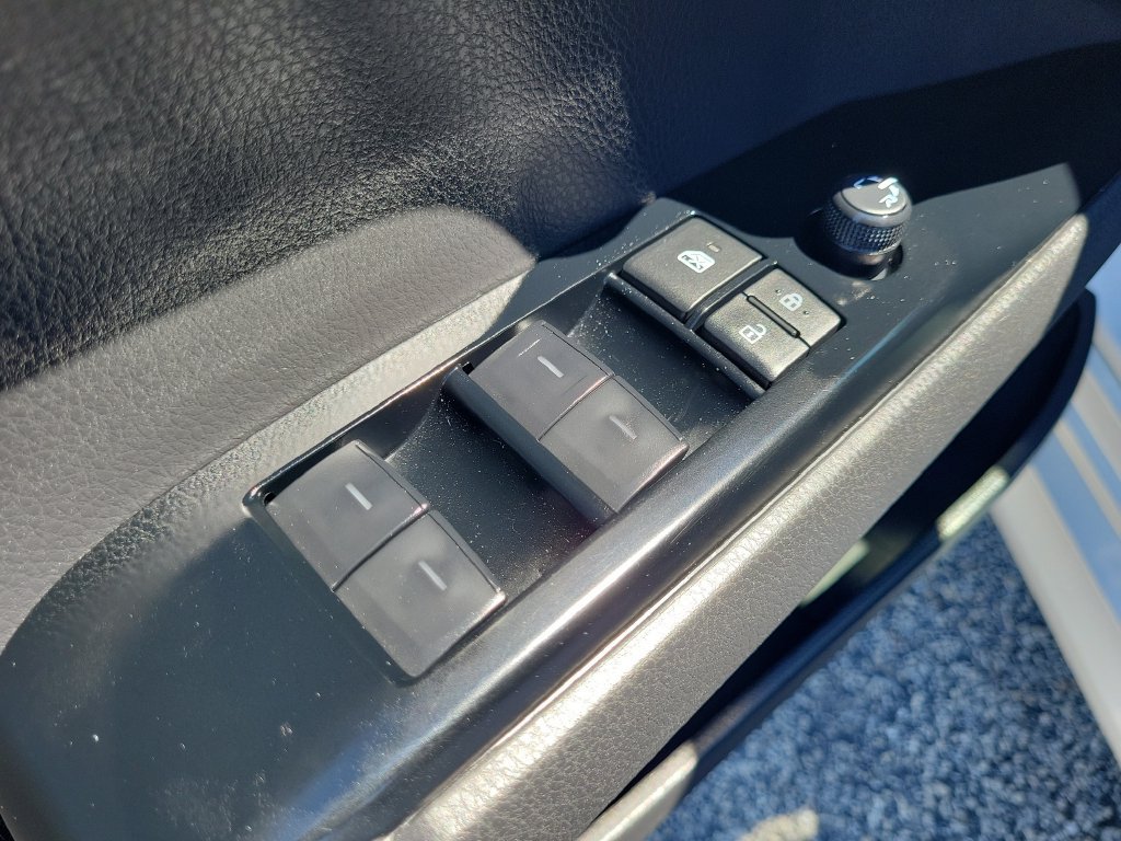Used 2025 Toyota Camry XLE FWD image 13