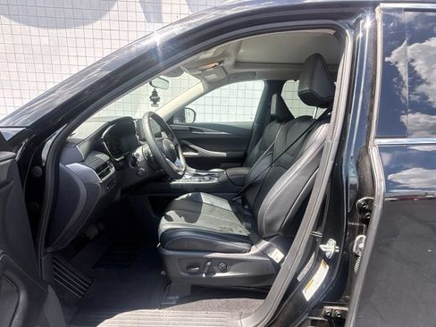 Used 2023 INFINITI QX60 Luxe w/ Cargo Package FWD image 4