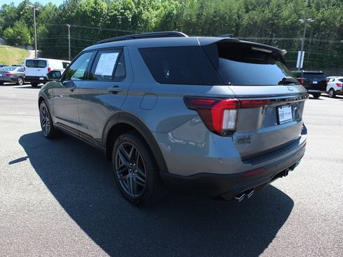 Used 2025 Ford Explorer ST w/ Sun And Sound Package AWD/4WD image 5