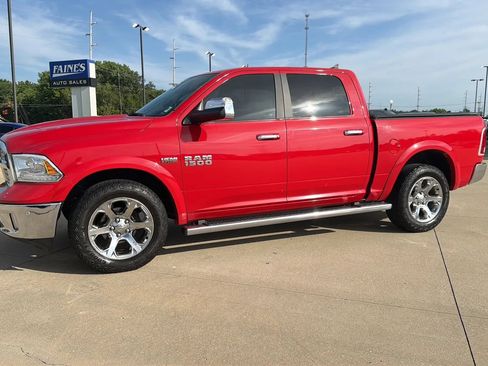 Used 2017 RAM 1500 Laramie AWD/4WD image 6