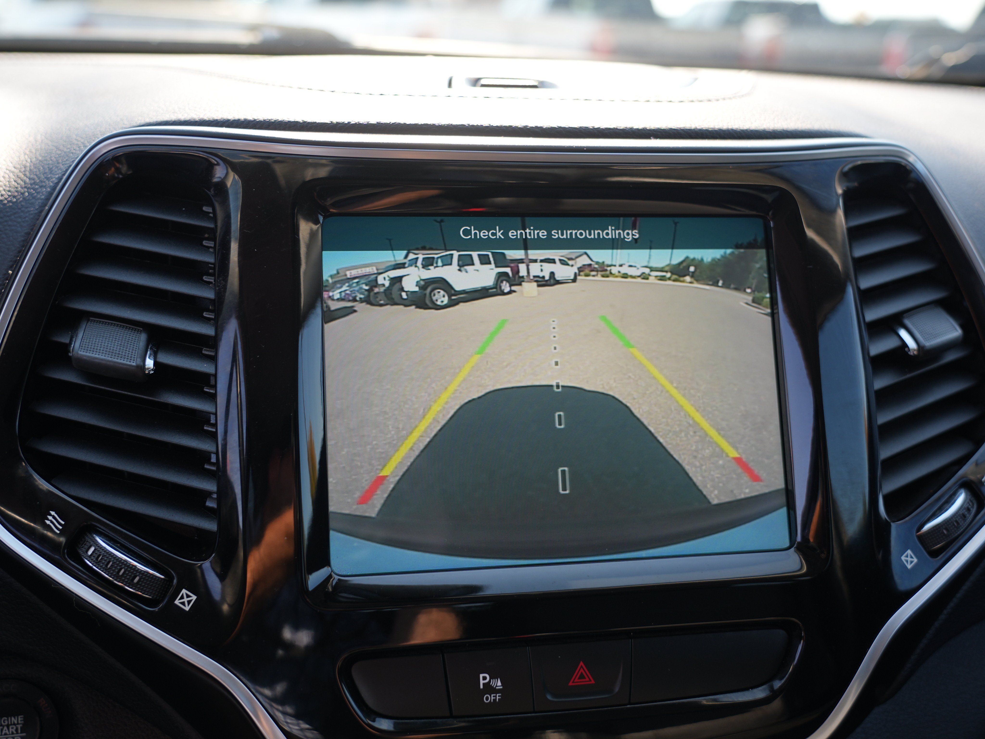 Used 2019 Jeep Cherokee Limited AWD/4WD image 31