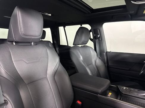 Used 2024 Lexus GX 550 w/ Cold Area Package AWD/4WD image 19