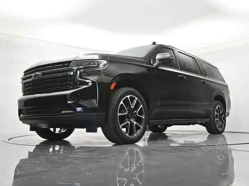 Used 2022 Chevrolet Suburban RST w/ Luxury Package RWD image 41
