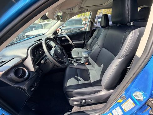 Used 2018 Toyota RAV4 Limited AWD/4WD image 12